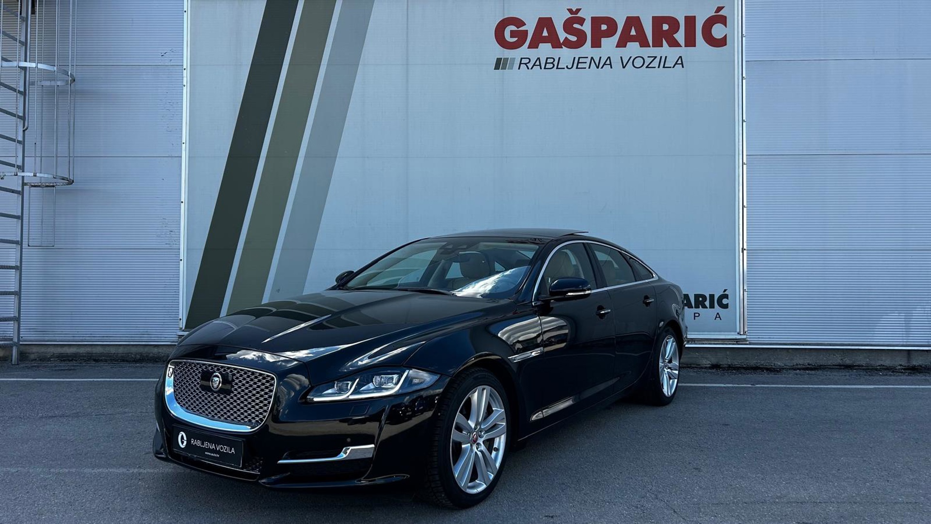 Jaguar XJ