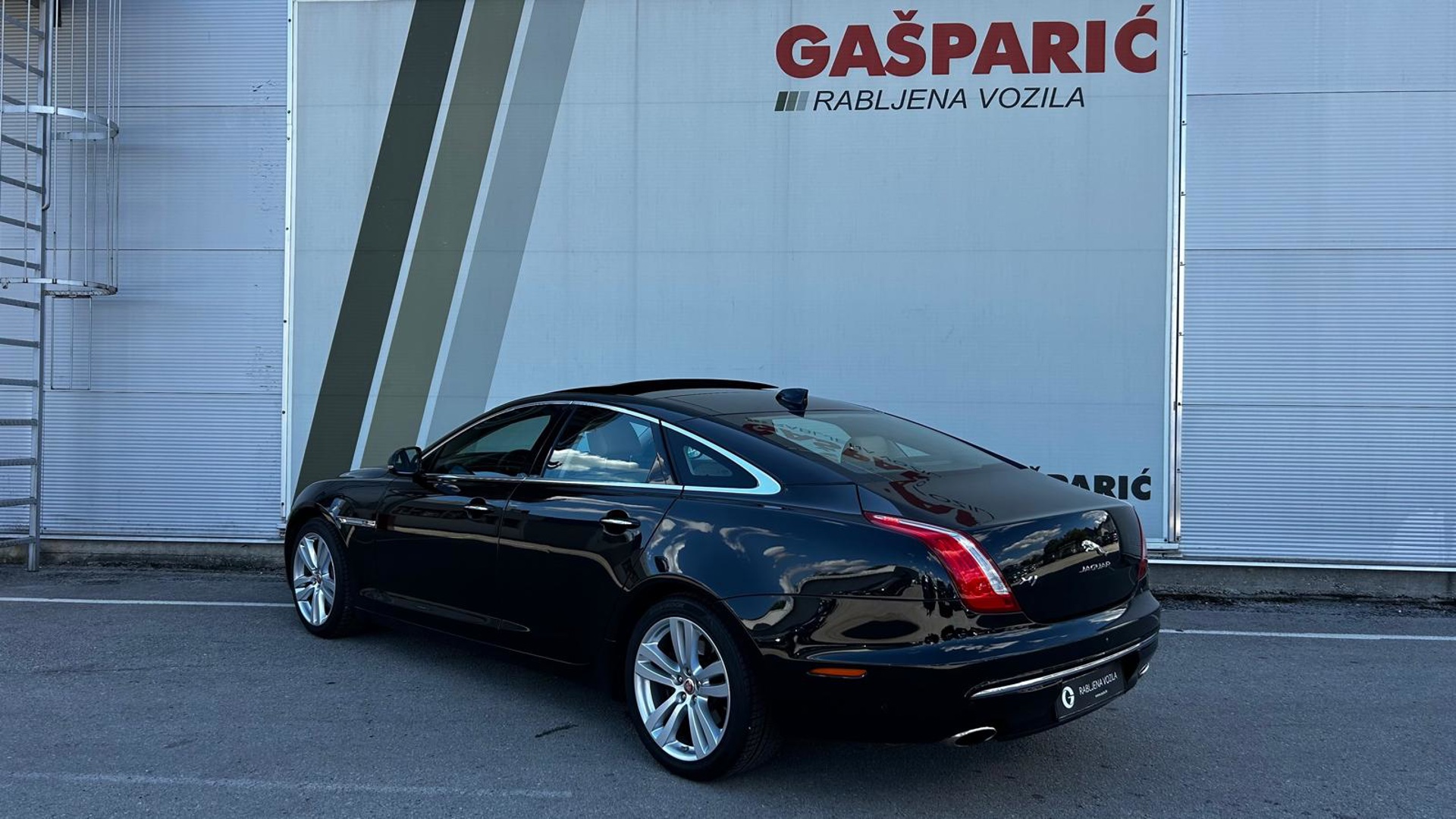 Jaguar XJ